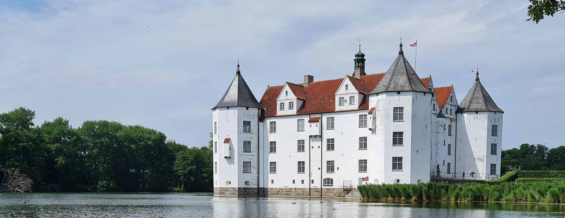 Schloss Glücksburg vom Wasser aus